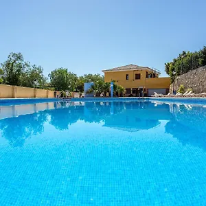 https://camping-rural-presa-la-vinuela.1costadelsol.com